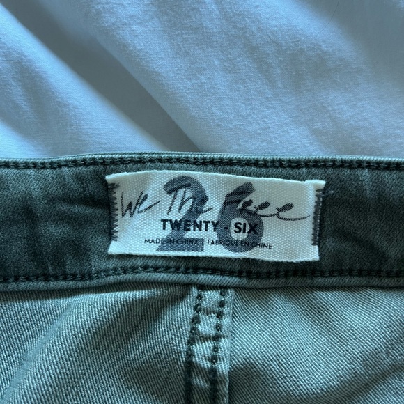 Free people size 26 NWOT bell bottomed green jeans - Picture 3 of 4